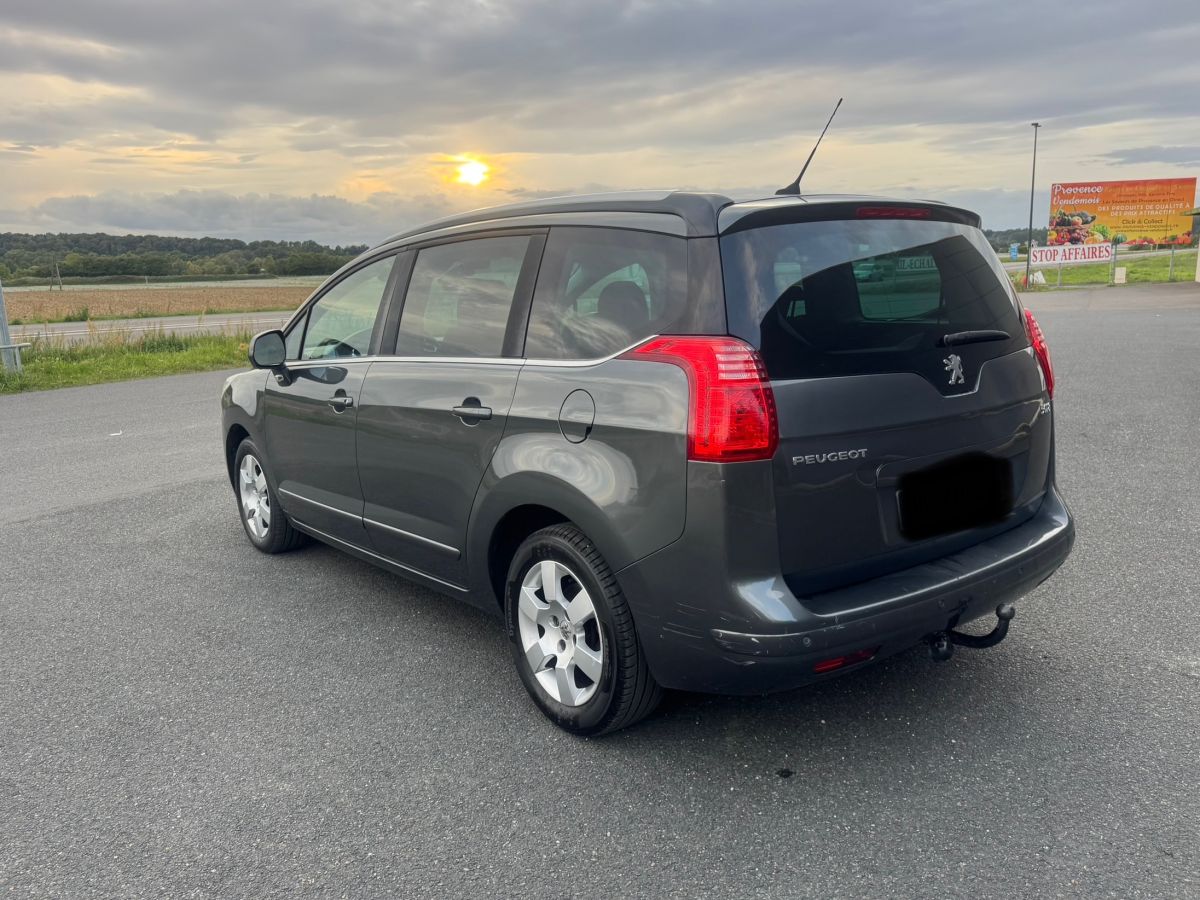 Peugeot 5008 1.6l hdi 115cv style