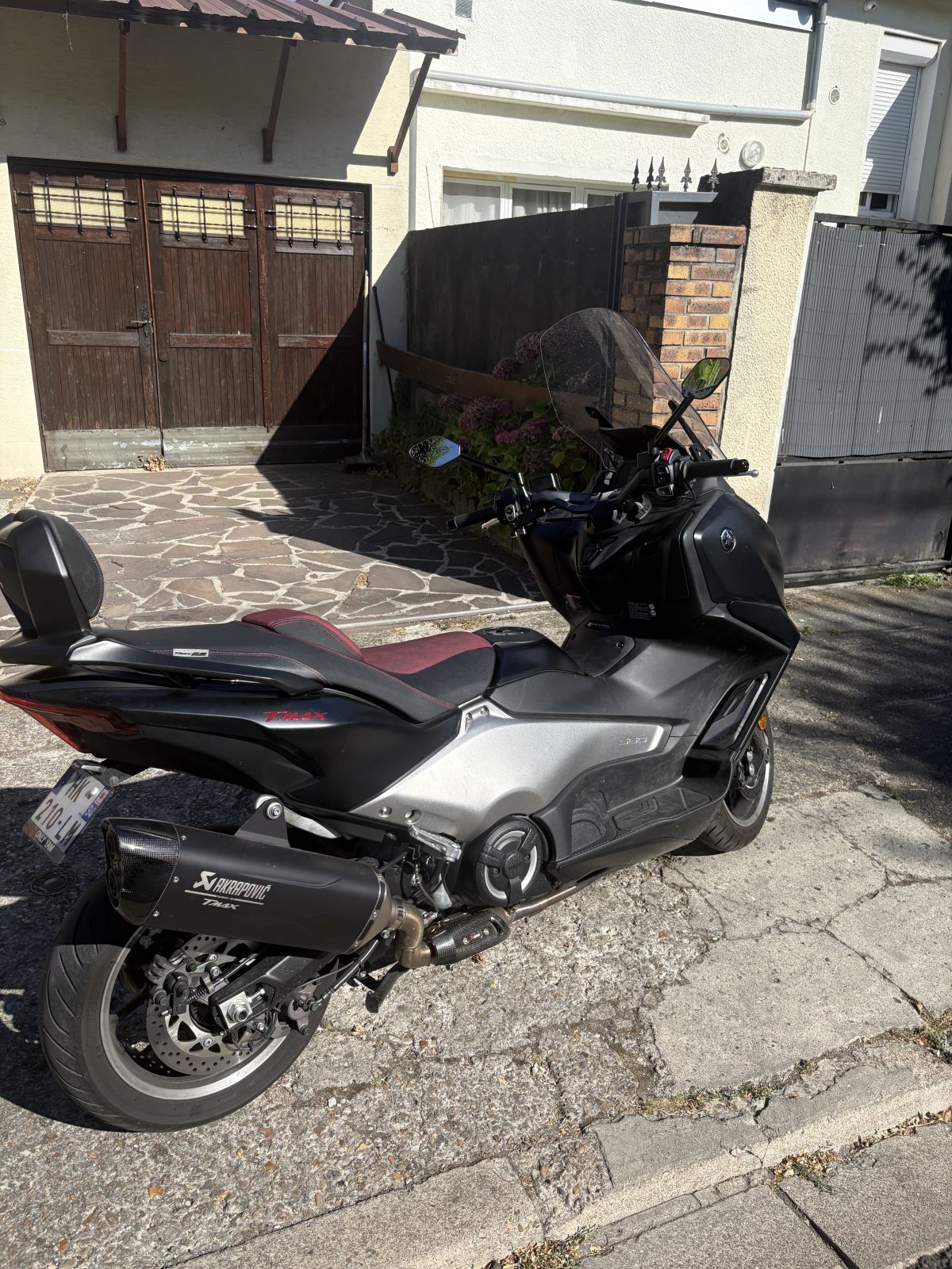 T-Max 560 Black Max