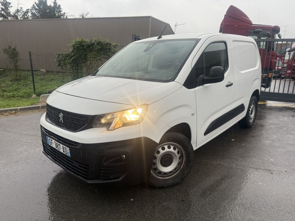 Peugeot partner 2022 1.5 hdi full options