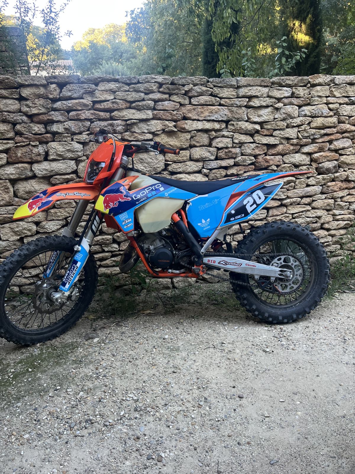 125 exc 2016