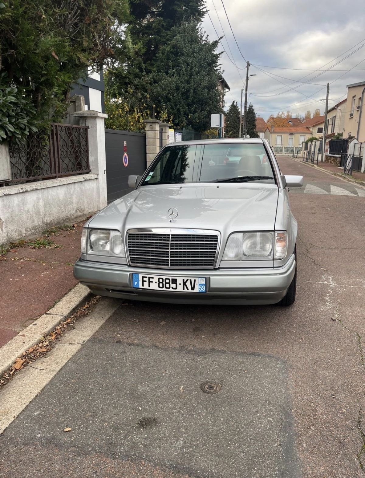 E250 113ch 2.5 année 1995 état impeccable