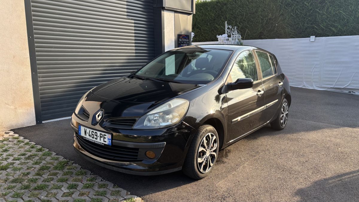 Renault Clio 3 1.2 75 CH