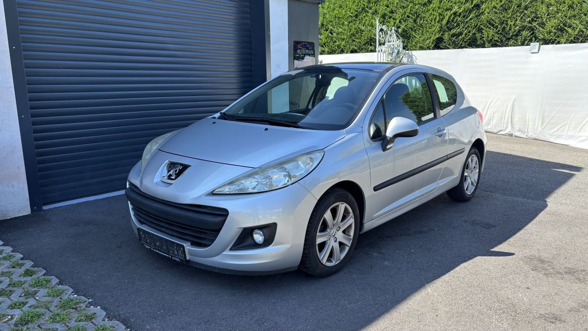Peugeot 207 1.4 75 CH Toit Panoramique