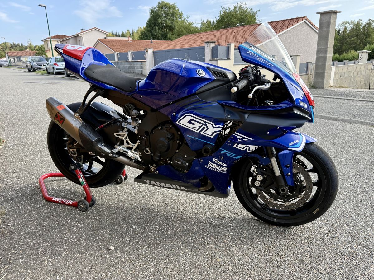 Yamaha r1 piste