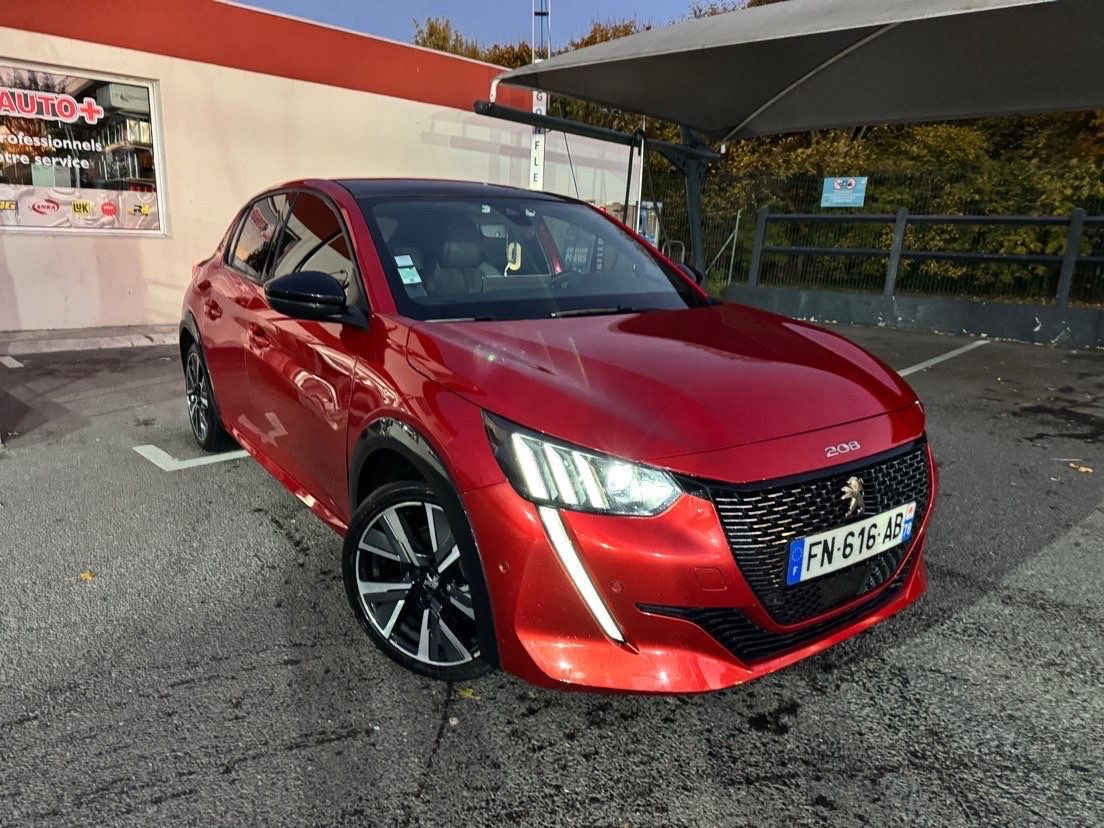 Peugeot 208 gt Line 2020 full options