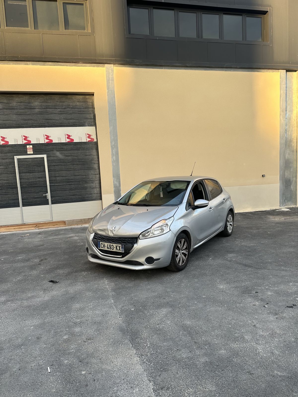 vend Peugeot 208 1.4 hdi allure