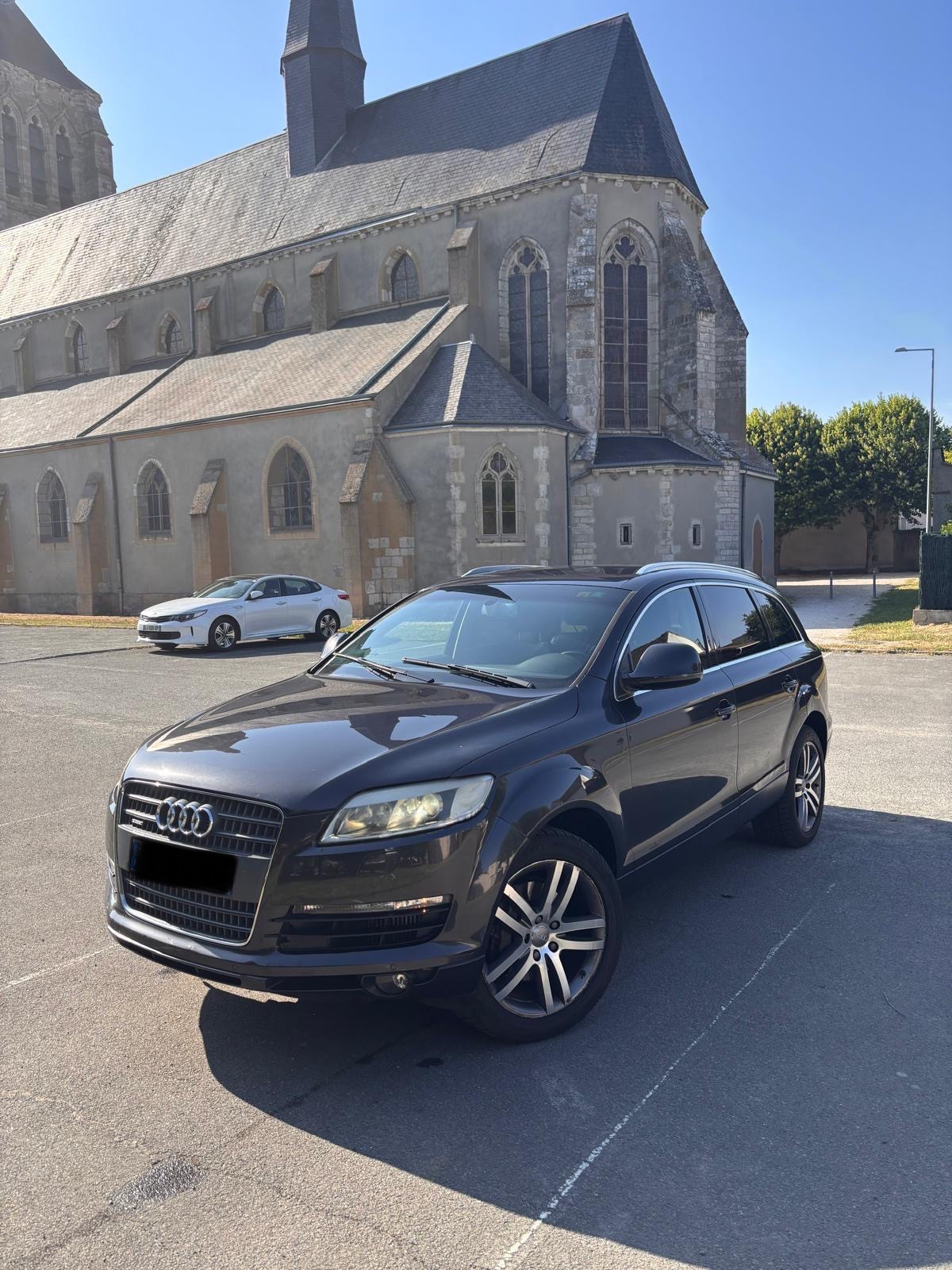 Audi Q7 3.0Tdi V6 S-Line | FULL OPTIONS